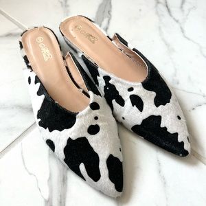 Abata Slip-on Mules. Cow Print. Size 9.